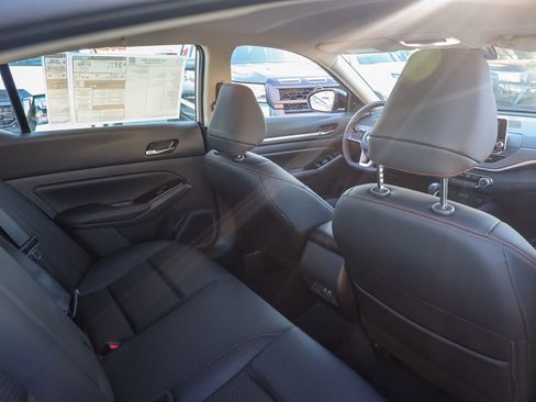 New 2025 Nissan Altima 2.5 SR image 16