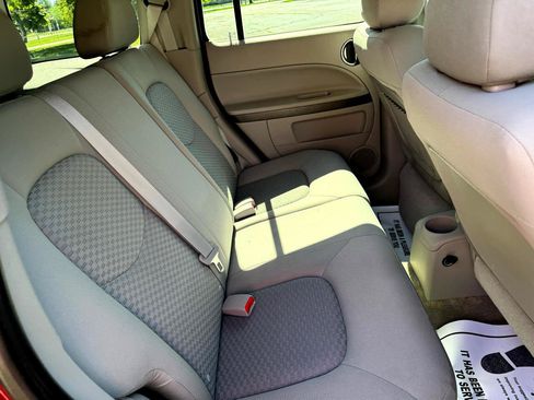 Used 2008 Chevrolet HHR LT w/ Enhanced Safety Package FWD image 35