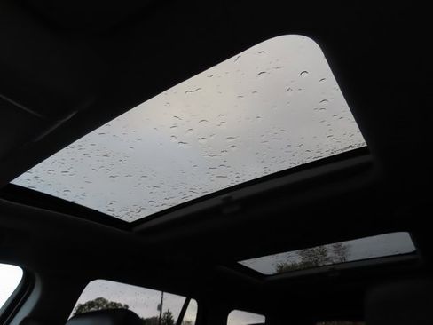 Used 2023 GMC Acadia AT4 w/ Technology Package image 4