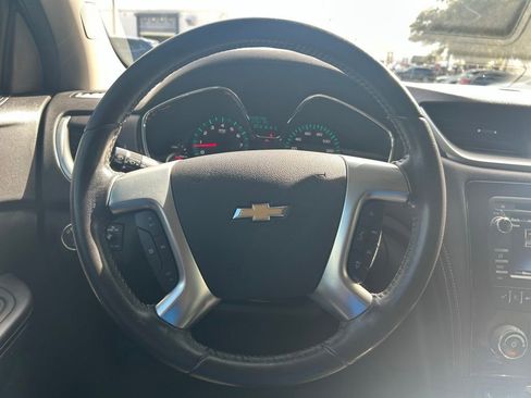 Used 2017 Chevrolet Traverse LT w/ Style and Technology Package image 19