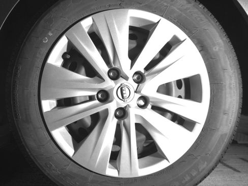 Used 2025 Nissan Sentra S image 14