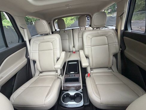 Used 2022 Lincoln Aviator Reserve w/ Equipment Group 201A AWD/4WD image 38