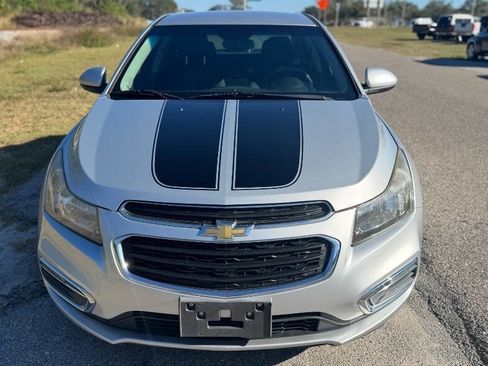Used 2015 Chevrolet Cruze LT w/ Technology Package image 9