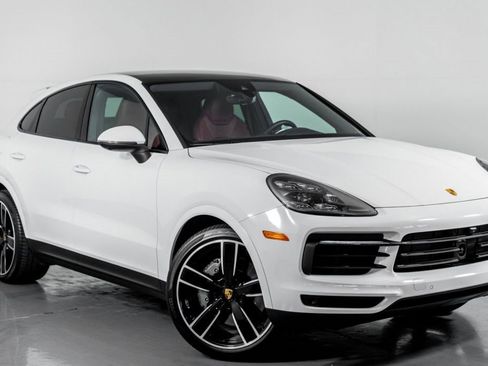 Used 2022 Porsche Cayenne S AWD/4WD image 1