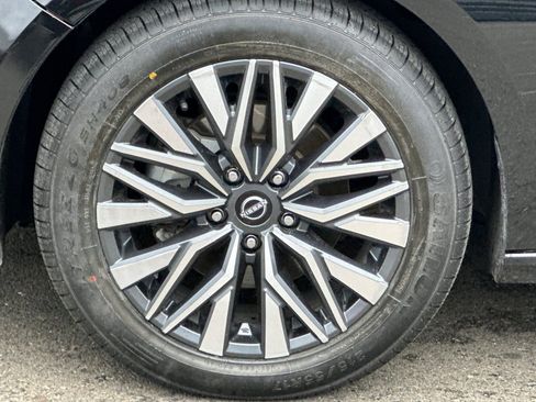 Used 2024 Nissan Altima 2.5 SV AWD/4WD image 28