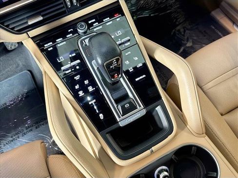 Used 2023 Porsche Cayenne AWD/4WD image 18
