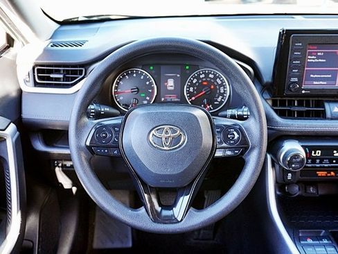 Used 2021 Toyota RAV4 XLE image 19