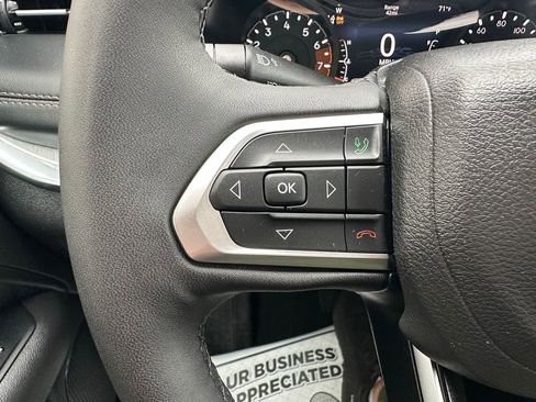Used 2023 Jeep Compass Limited AWD/4WD image 3