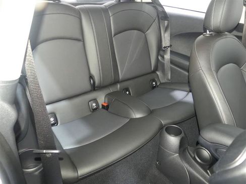 Used 2020 MINI Cooper 2-Door Hardtop w/ Storage Package FWD image 24