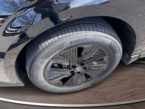 Certified 2025 Nissan Murano SV image 9