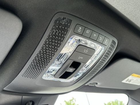 Used 2024 Mercedes-Benz GLB 250 image 28