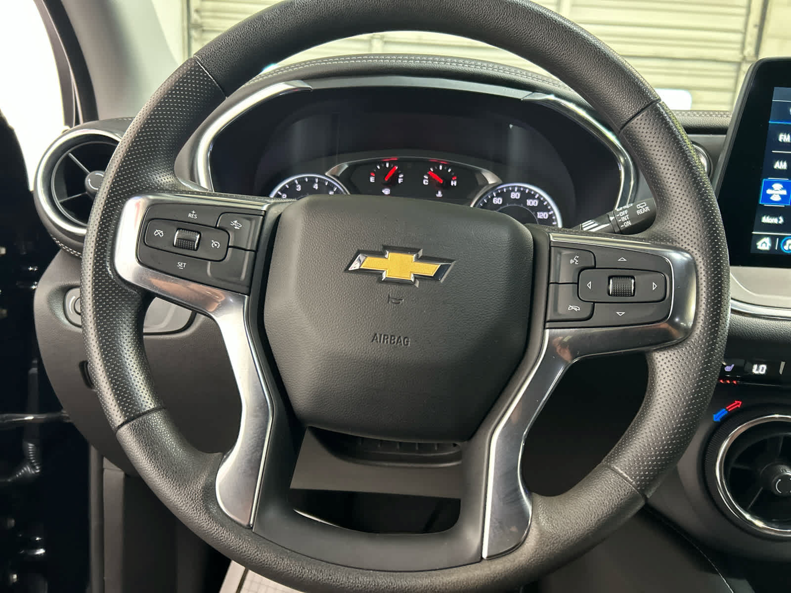 Used 2025 Chevrolet Blazer LT AWD/4WD image 8