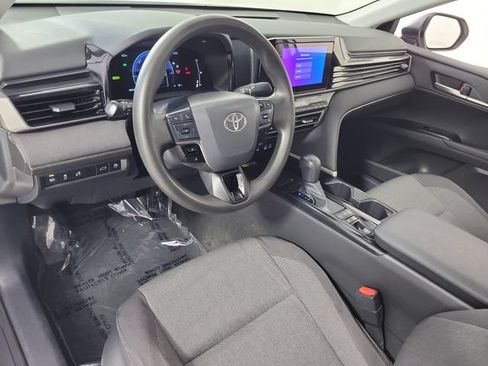 Used 2025 Toyota Camry LE w/ Convenience Package FWD image 18