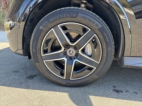 Used 2024 Mercedes-Benz GLC 300 4MATIC image 11