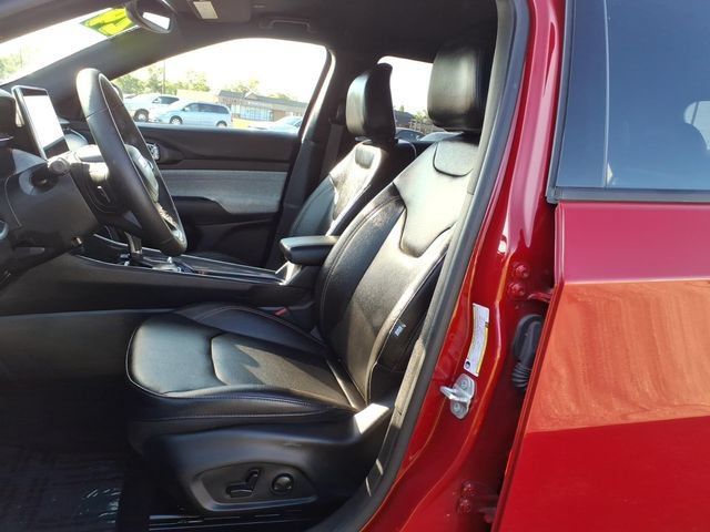 Used 2024 Jeep Compass Latitude AWD/4WD image 12