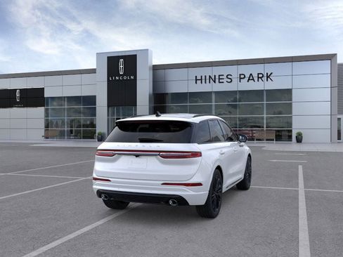 New 2026 Lincoln Corsair Premiere image 8