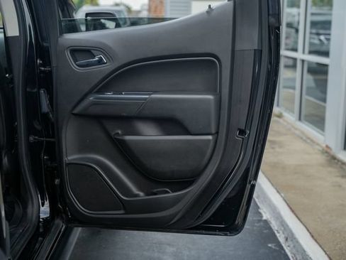 Used 2018 Chevrolet Colorado ZR2 w/ ZR2 Midnight Special Edition AWD/4WD image 39