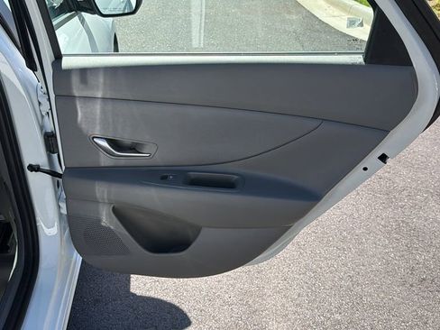 New 2026 Hyundai Elantra SE image 16