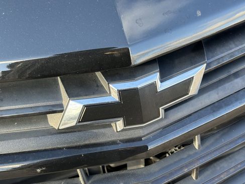 Used 2020 Chevrolet Equinox LT w/ Midnight Edition image 9