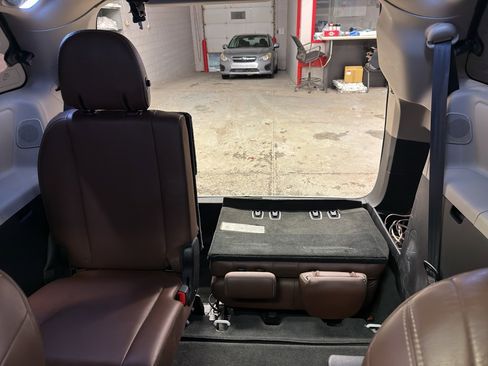 Used 2018 Toyota Sienna Limited FWD image 26