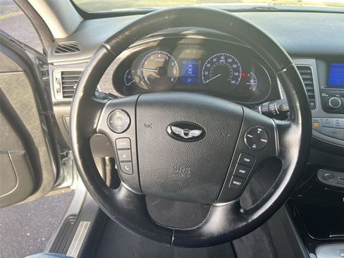 Used 2014 Hyundai Genesis 3.8 image 13