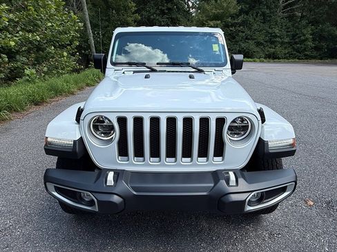 Used 2022 Jeep Wrangler Unlimited Sahara w/ LED Lighting Group AWD/4WD image 3