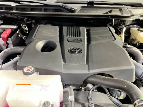 Used 2023 Toyota Tundra SR5 w/ SR5 Premium Package AWD/4WD image 29