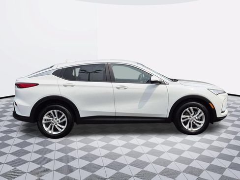 Certified 2025 Buick Envista Preferred FWD image 8