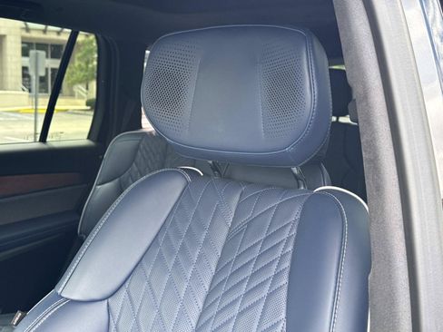 Used 2026 Cadillac Vistiq Premium Luxury AWD/4WD image 14