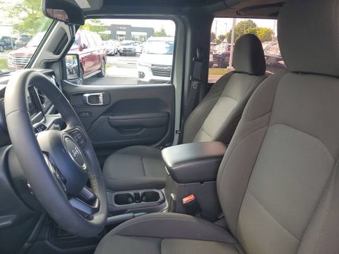 Used 2023 Jeep Wrangler Sport AWD/4WD image 11