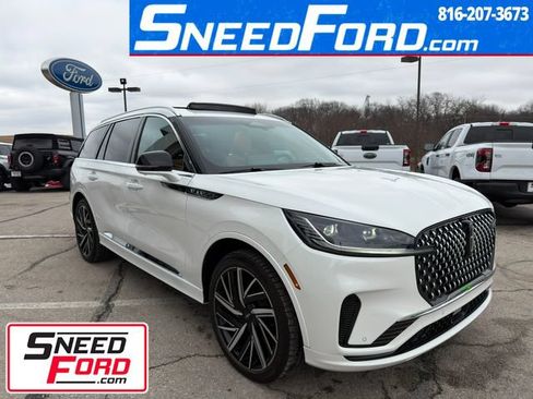 Used 2025 Lincoln Aviator Black Label AWD/4WD image 1