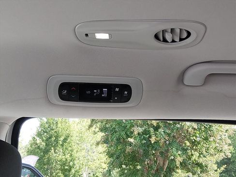 Used 2024 Chrysler Voyager LX FWD image 14