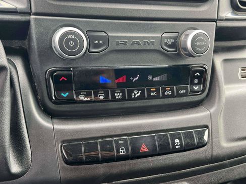 Used 2025 RAM ProMaster 2500 w/ Convenience Group FWD image 15