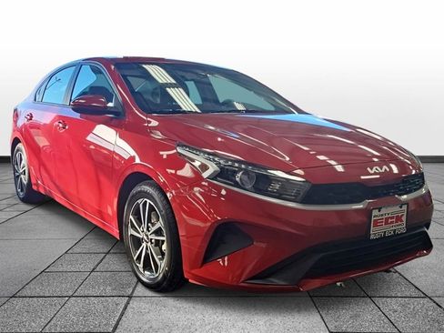 Used 2024 Kia Forte LXS image 3
