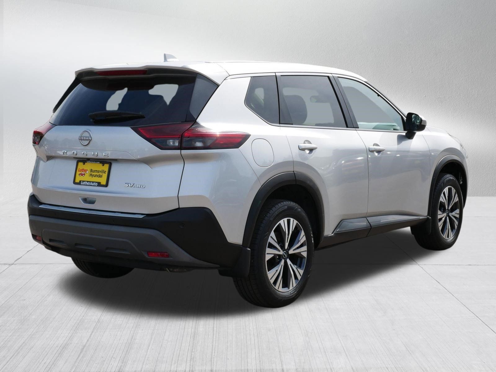 Used 2023 Nissan Rogue SV AWD/4WD image 7