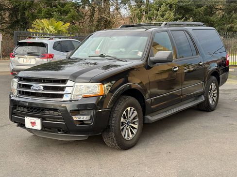 Used 2015 Ford Expedition EL XLT w/ Equipment Group 202A image 3