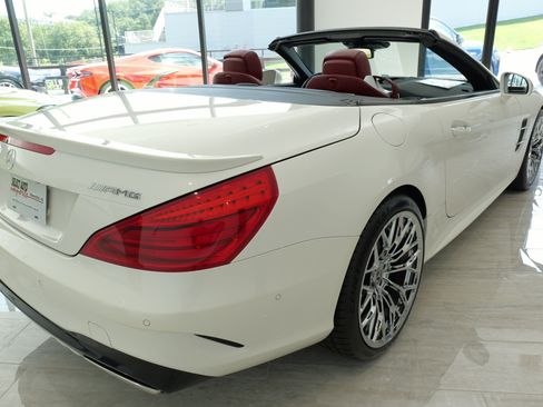 Used 2018 Mercedes-Benz SL 550 image 12