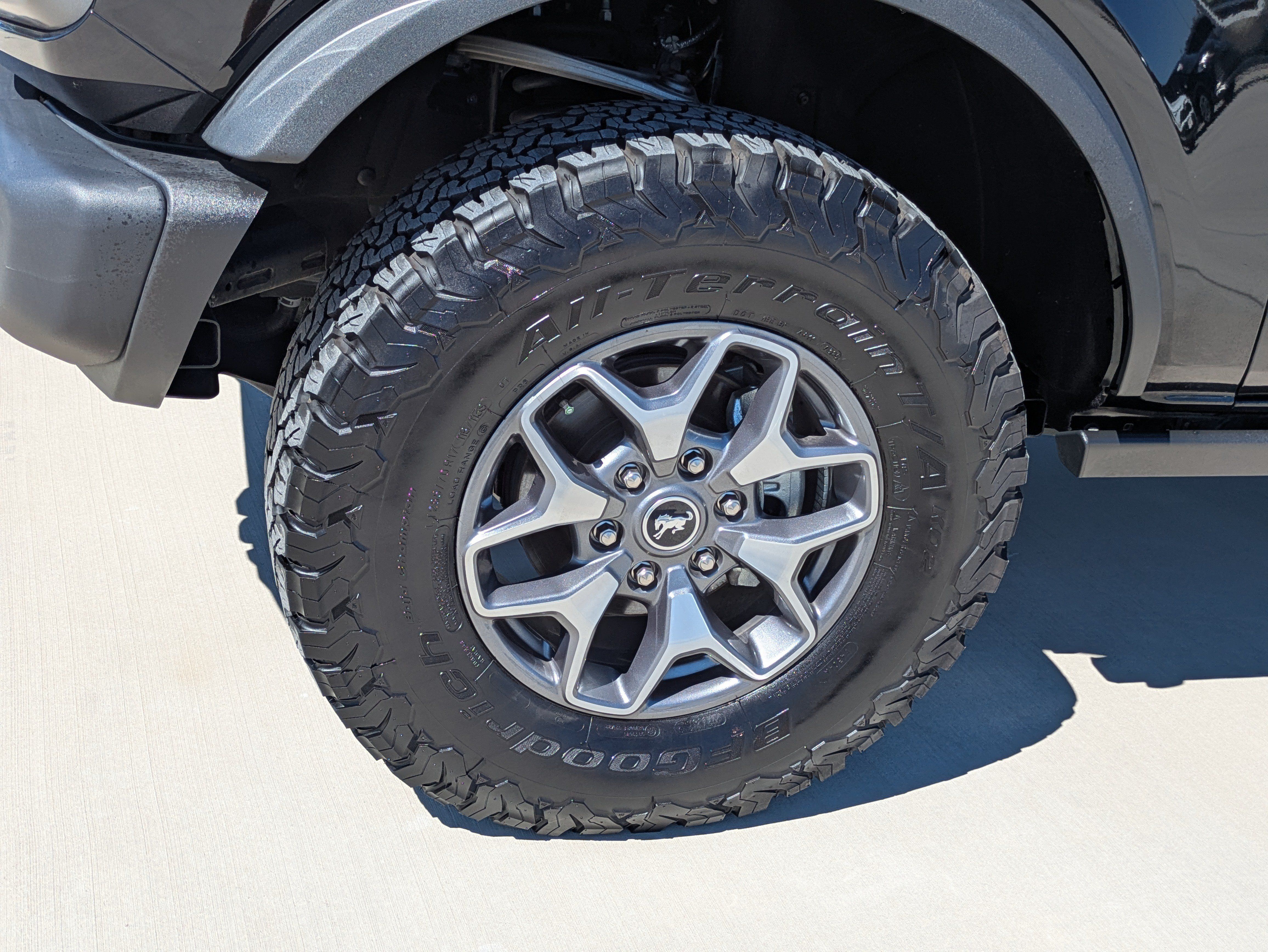 Used 2025 Ford Bronco Badlands AWD/4WD image 9