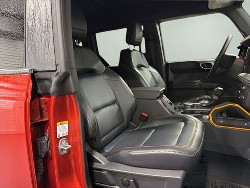 Used 2024 Ford Bronco Badlands image 14