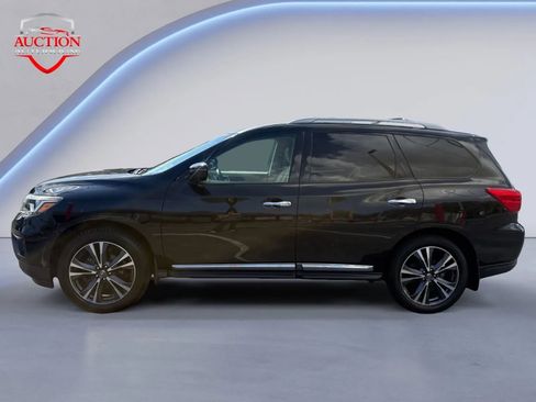Used 2017 Nissan Pathfinder Platinum w/ Family Entertainment Package image 5