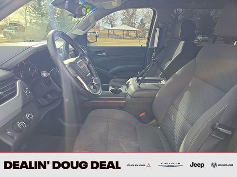 Used 2020 GMC Yukon XL SLE w/ Enhanced Driver Alert Package image 10