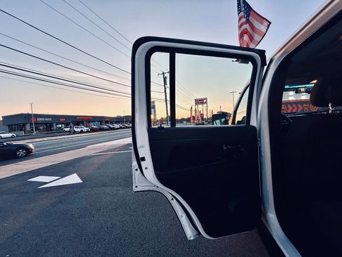 Used 2012 Jeep Liberty Sport image 26