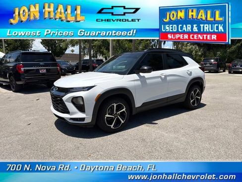 Used 2023 Chevrolet TrailBlazer RS w/ Convenience Package FWD image 2
