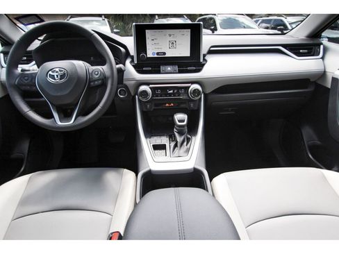 Used 2025 Toyota RAV4 XLE Premium FWD image 9