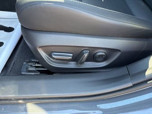 Used 2025 Toyota Prius Limited FWD image 6