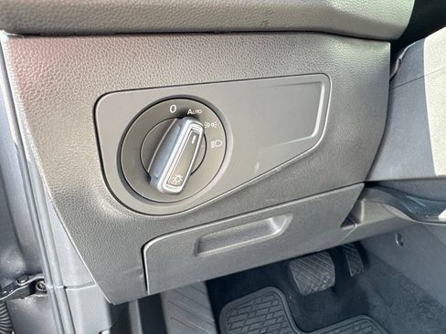 Used 2020 Volkswagen Tiguan SE R-Line AWD/4WD image 18