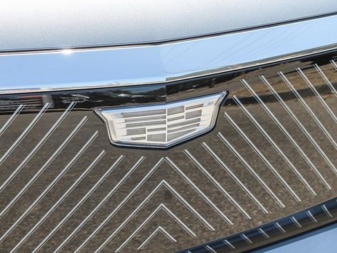 Used 2026 Cadillac Vistiq Luxury image 9