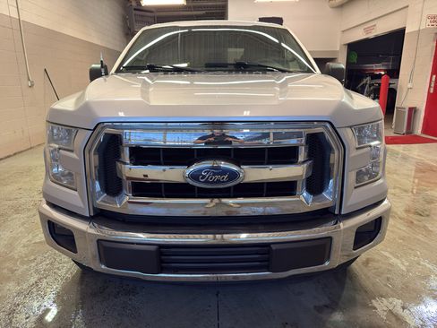 Used 2015 Ford F150 XLT image 2