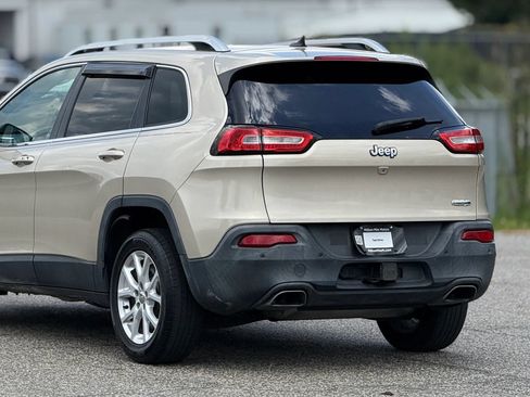 Used 2015 Jeep Cherokee Latitude w/ Comfort/Convenience Group FWD image 16