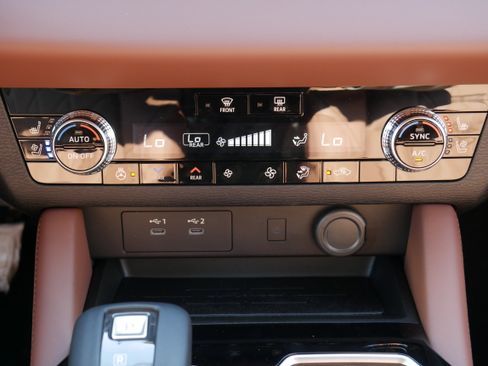 New 2025 Mitsubishi Outlander SEL FWD image 23